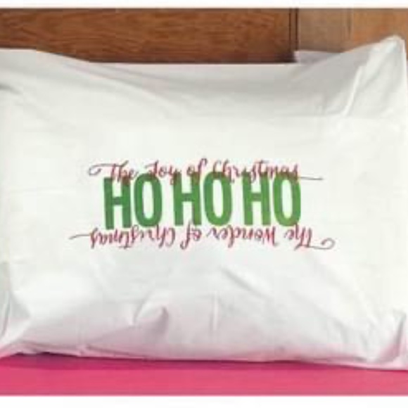 Jozie B Holiday Pillow Cases. Set of 2 Pillow Case - Picture 2 of 2